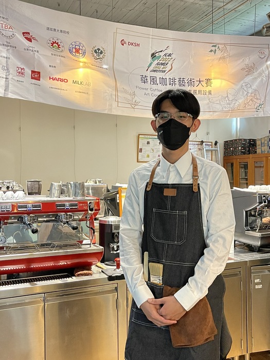 賀 劉奇瑋同學獲得 2022 FCAC 風華咖啡藝術大賽 南區選拔賽季軍及最佳咖啡淬取獎圖片