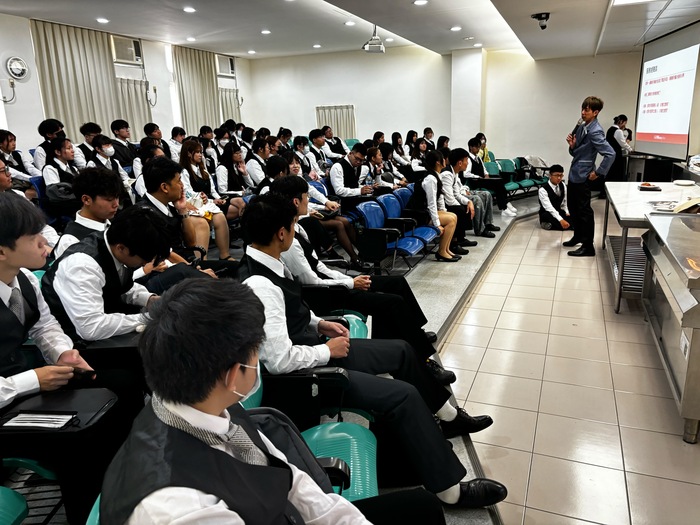 王品集團西堤牛排「餐飲服務桌邊烹調美學講座」圖片