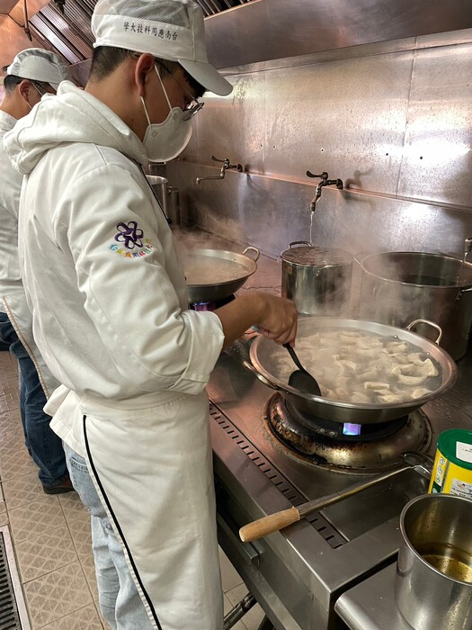 111.12.20東吳高職參訪體驗活動圖片