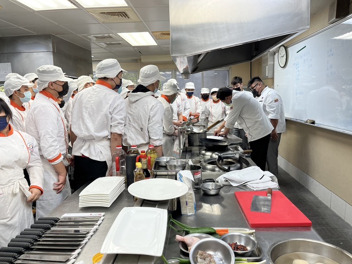 111.12.20東吳高職參訪體驗活動圖片