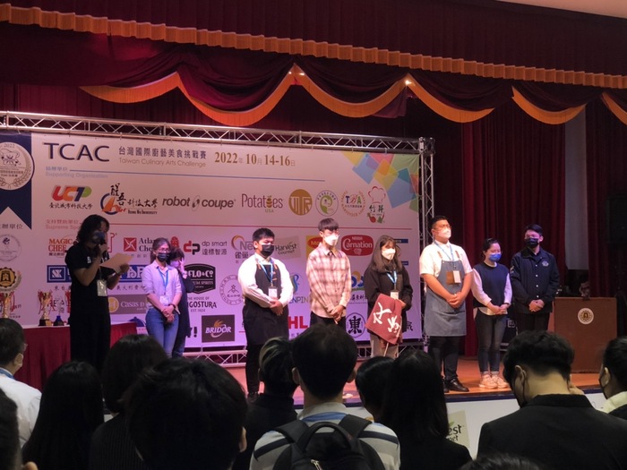 賀 張子瓏同學榮獲2022年TCAC 台灣國際廚藝挑戰賽銀牌獎圖片